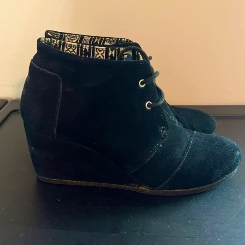 TOM’S Wedges